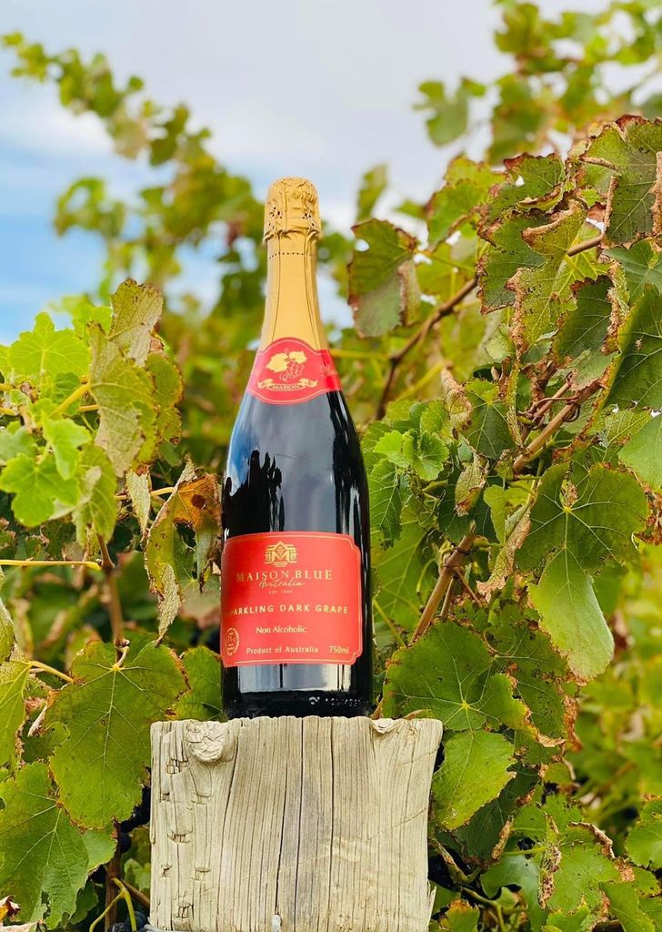 Nước Nho Ép Nguyên Chất Có Gas Chai Đỏ Sparkling Dark Grape Maison Blue 750ml