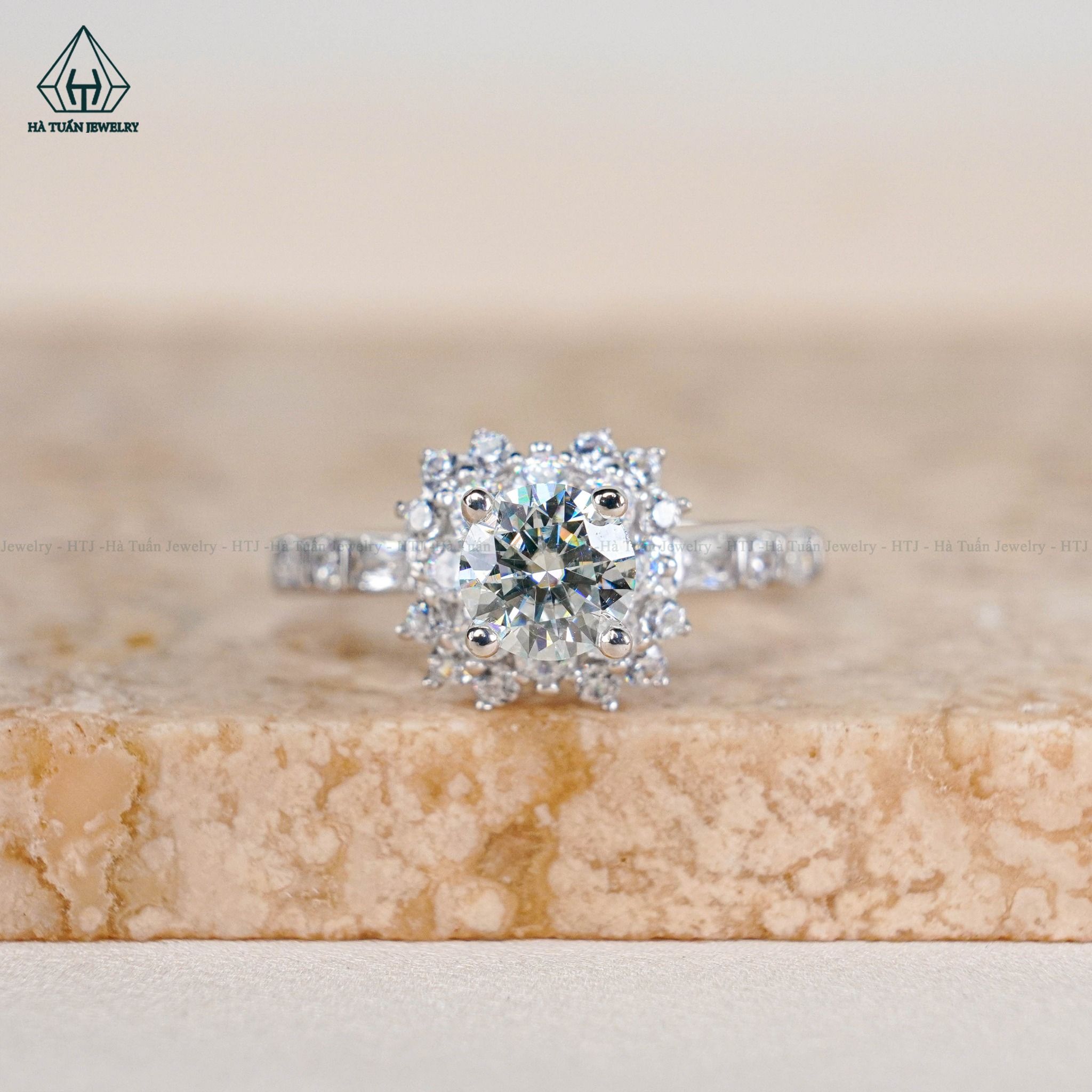  RX466 5.4mm Nhẫn nữ 4 chấu đai baguette phối tròn 