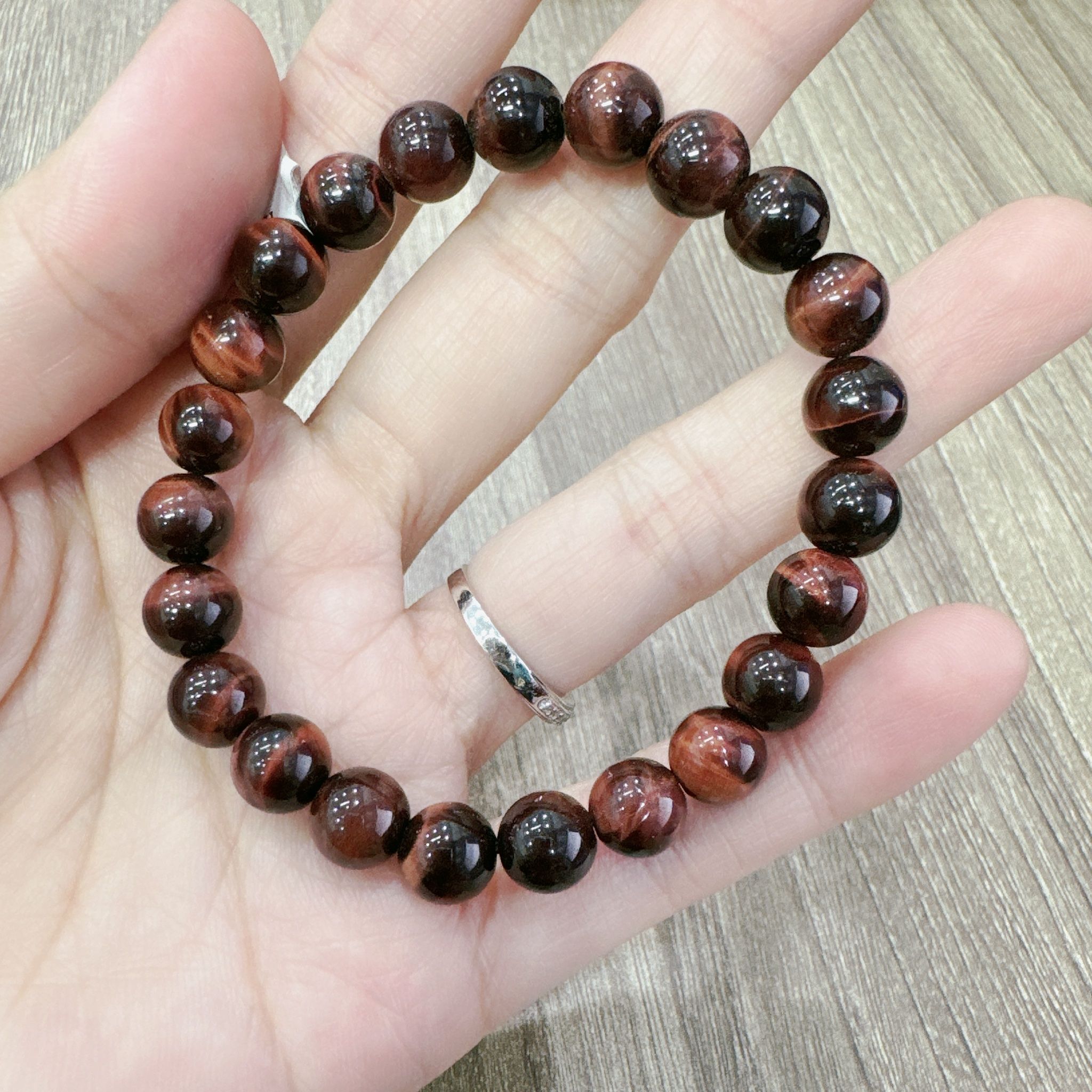  S085 Vòng đá thạch anh mắt hổ đỏ 