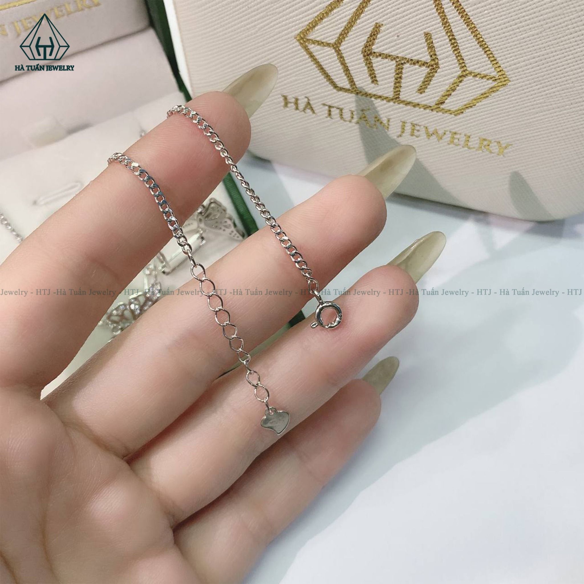  BGX129 Lắc tay bướm 