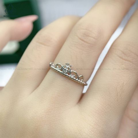 R673 Nhẫn tim vương miện