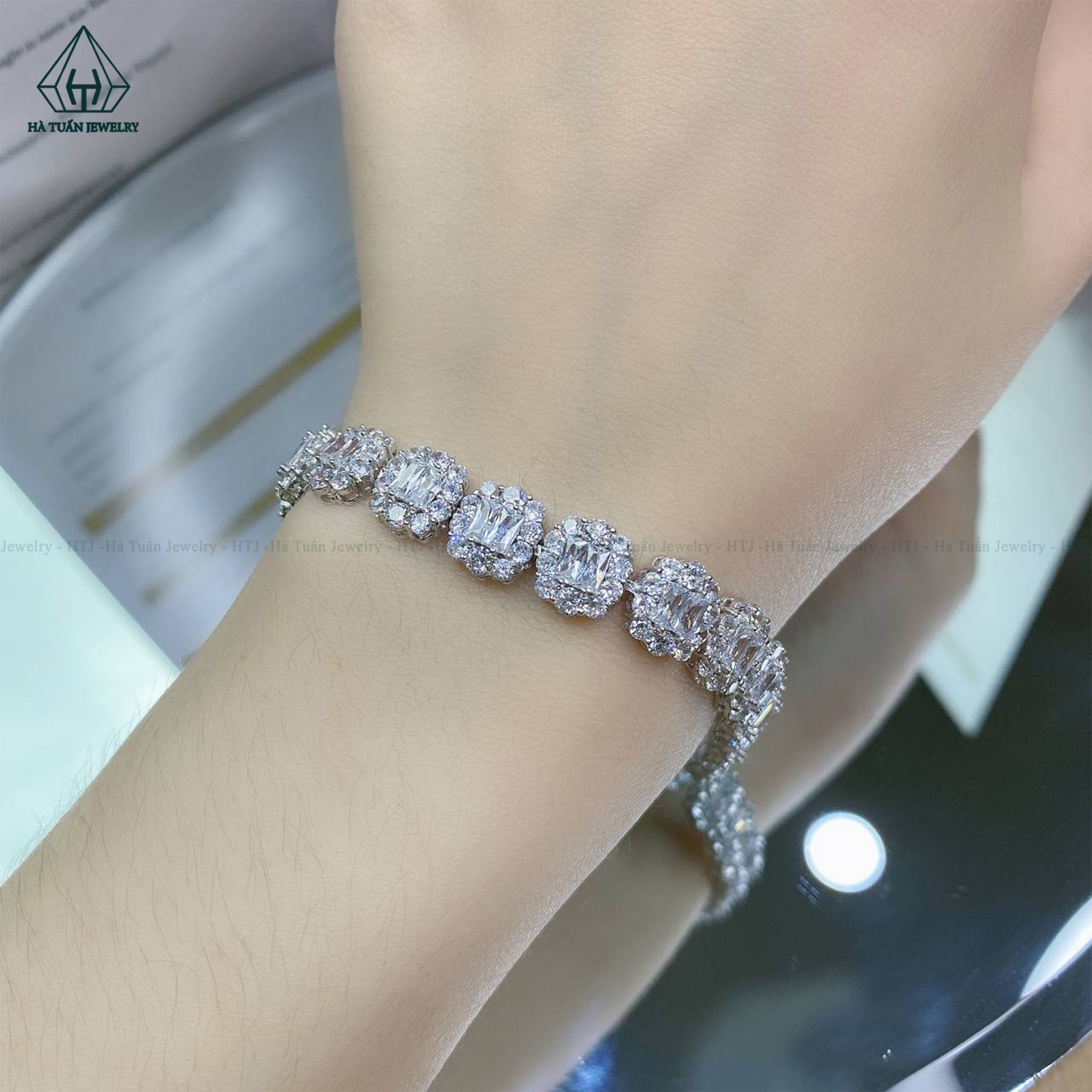  B619 Lắc tay full đá hoa 