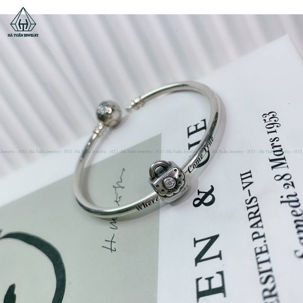  C032 Charm túi xách 