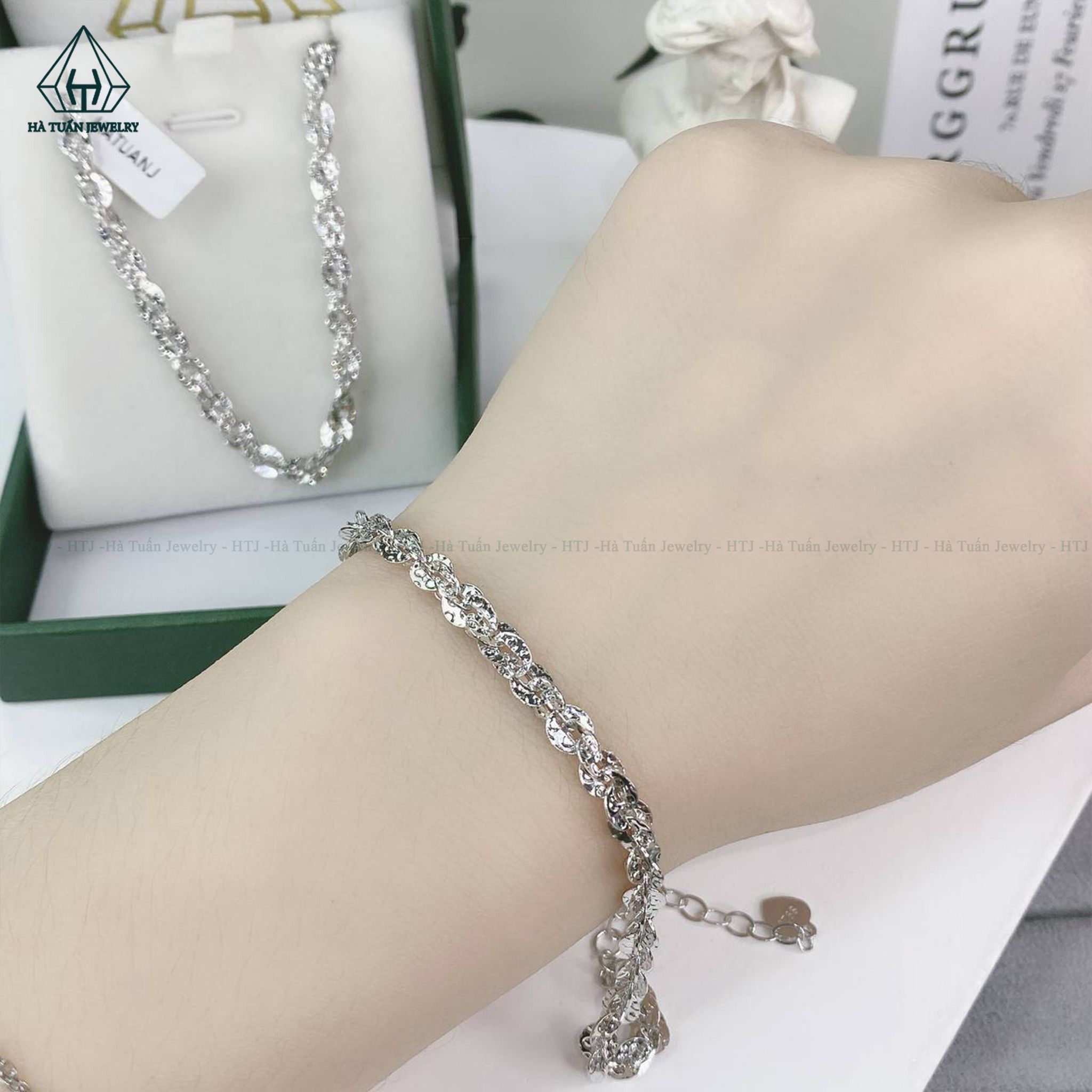 BGX148 Lắc tay 