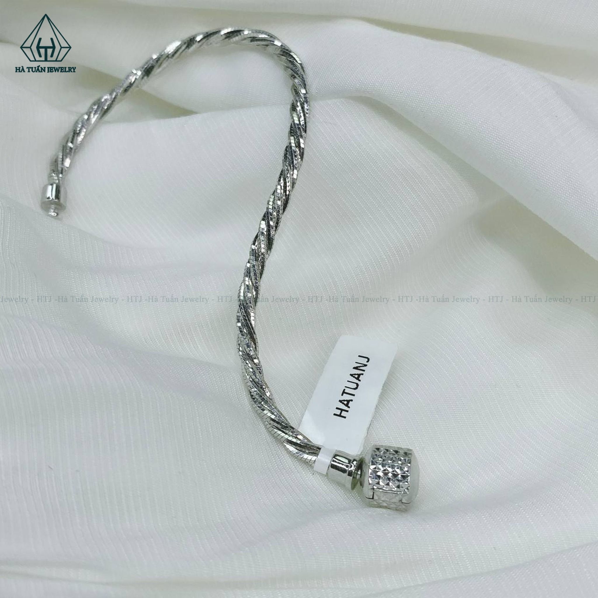  BGX162 Lắc tay xoắn khoá pan 