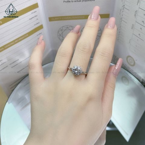 R736 Nhẫn viền xoắn hoa đá