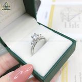  RX388 FULL MOIS 5mm Nhẫn nữ 3 viên chủ 