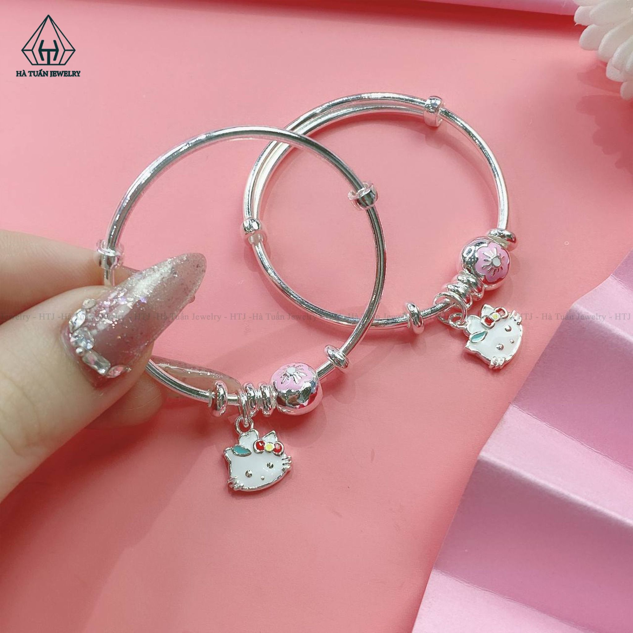  BGB110 Vòng cứng Hello Kitty hoa anh đào 