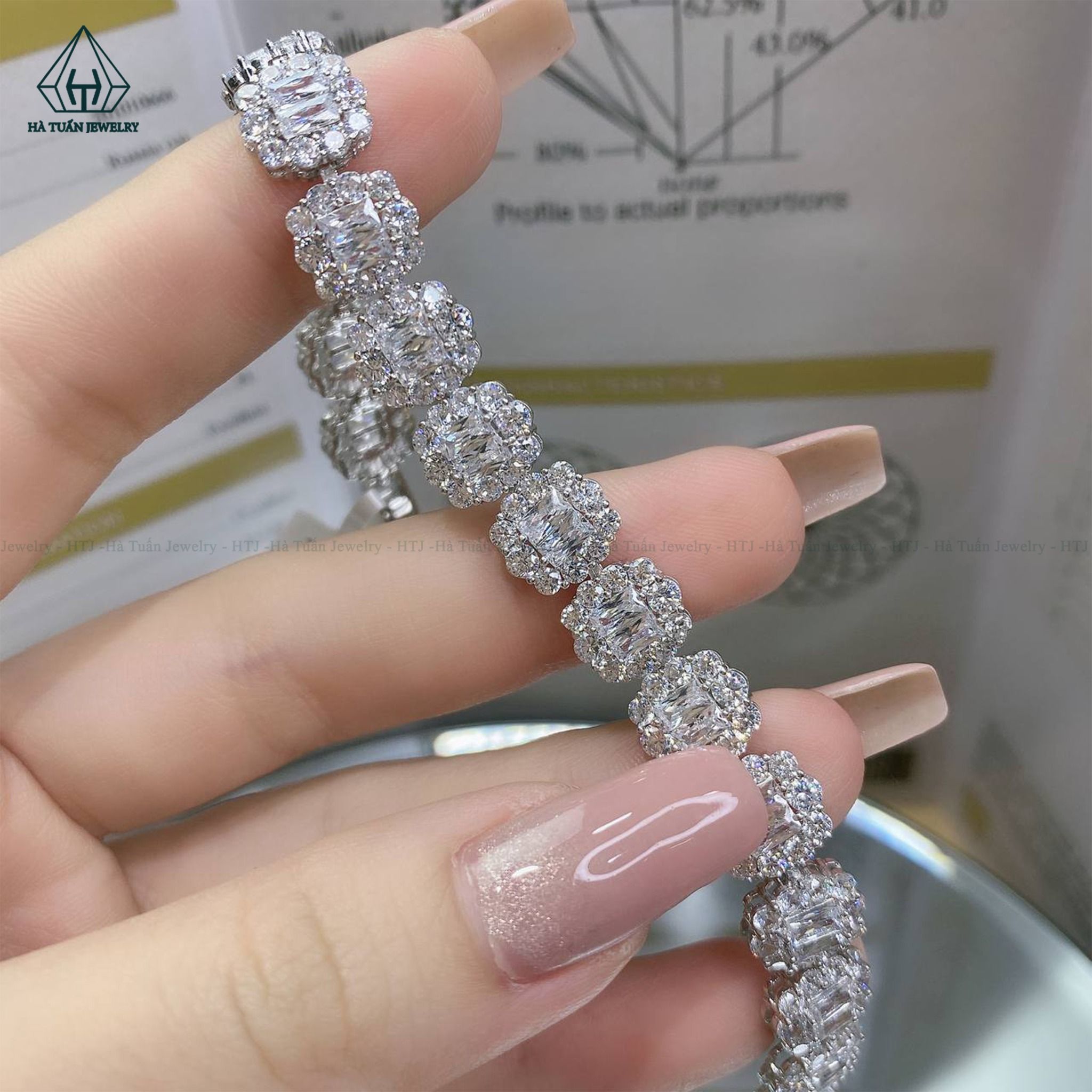  B619 Lắc tay full đá hoa 