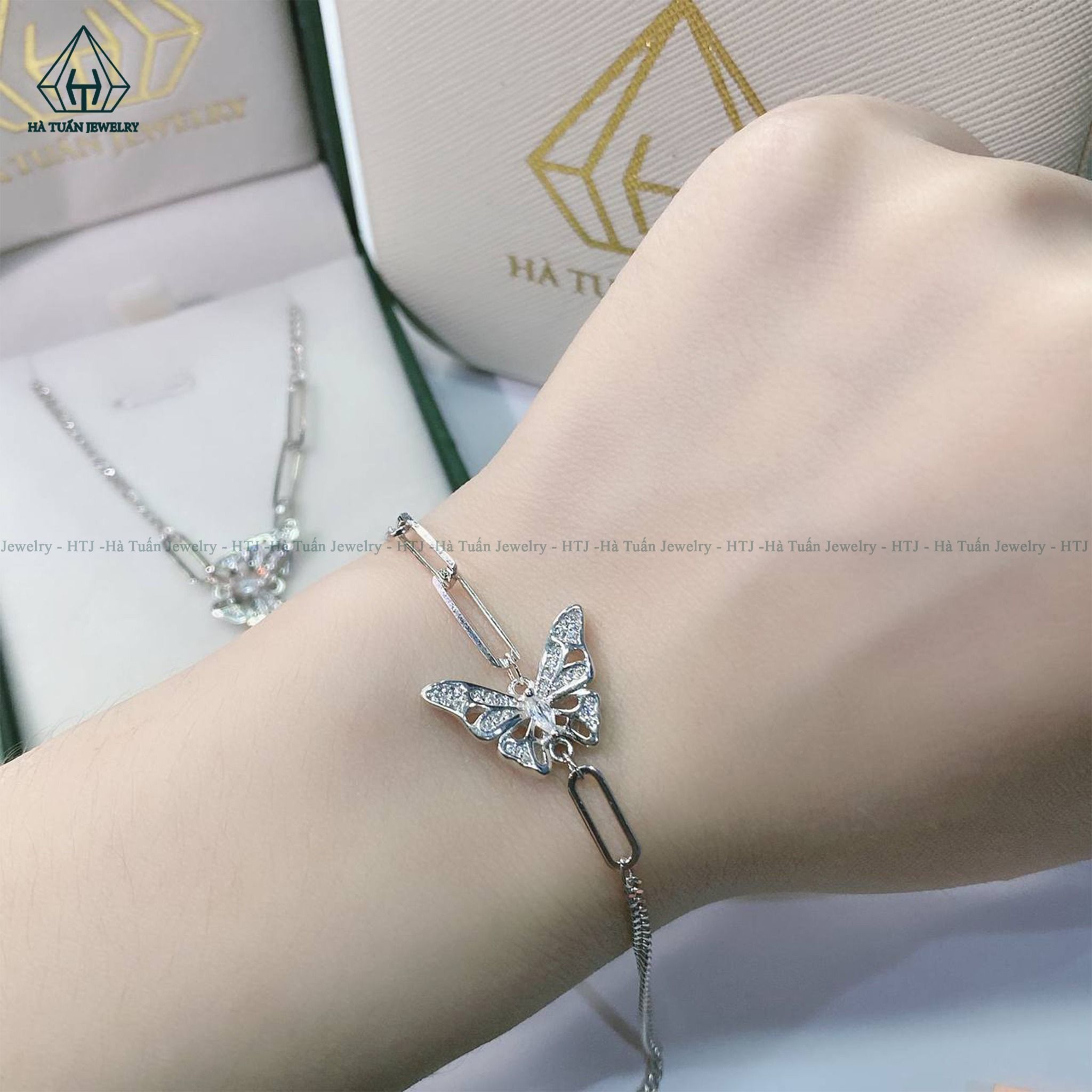  BGX129 Lắc tay bướm 