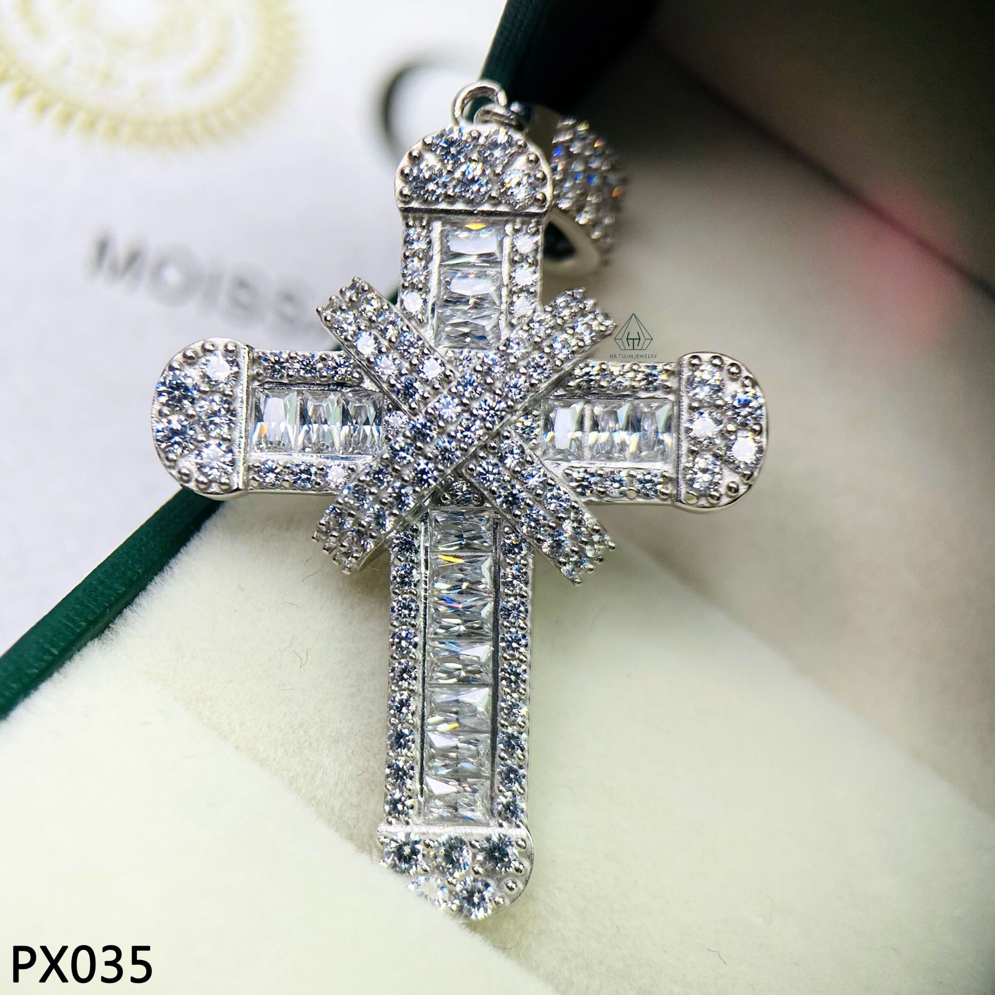  PX035 Mặt dây thánh giá X phối baguette 