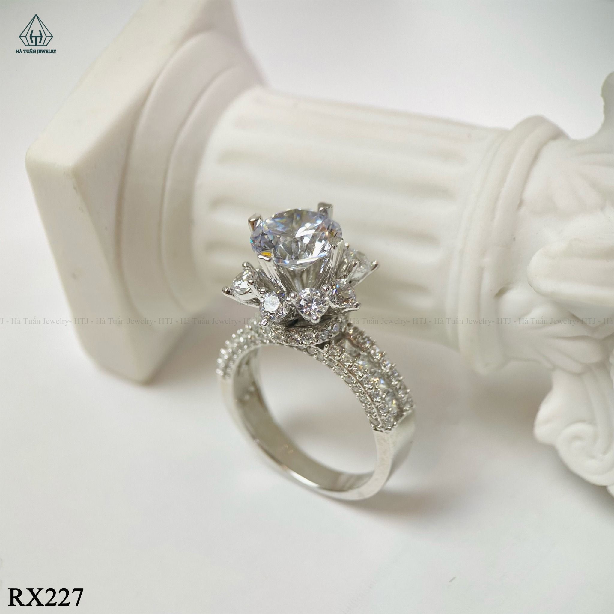  RX227 8.1mm Nhẫn 4 chấu nữ hoàng 