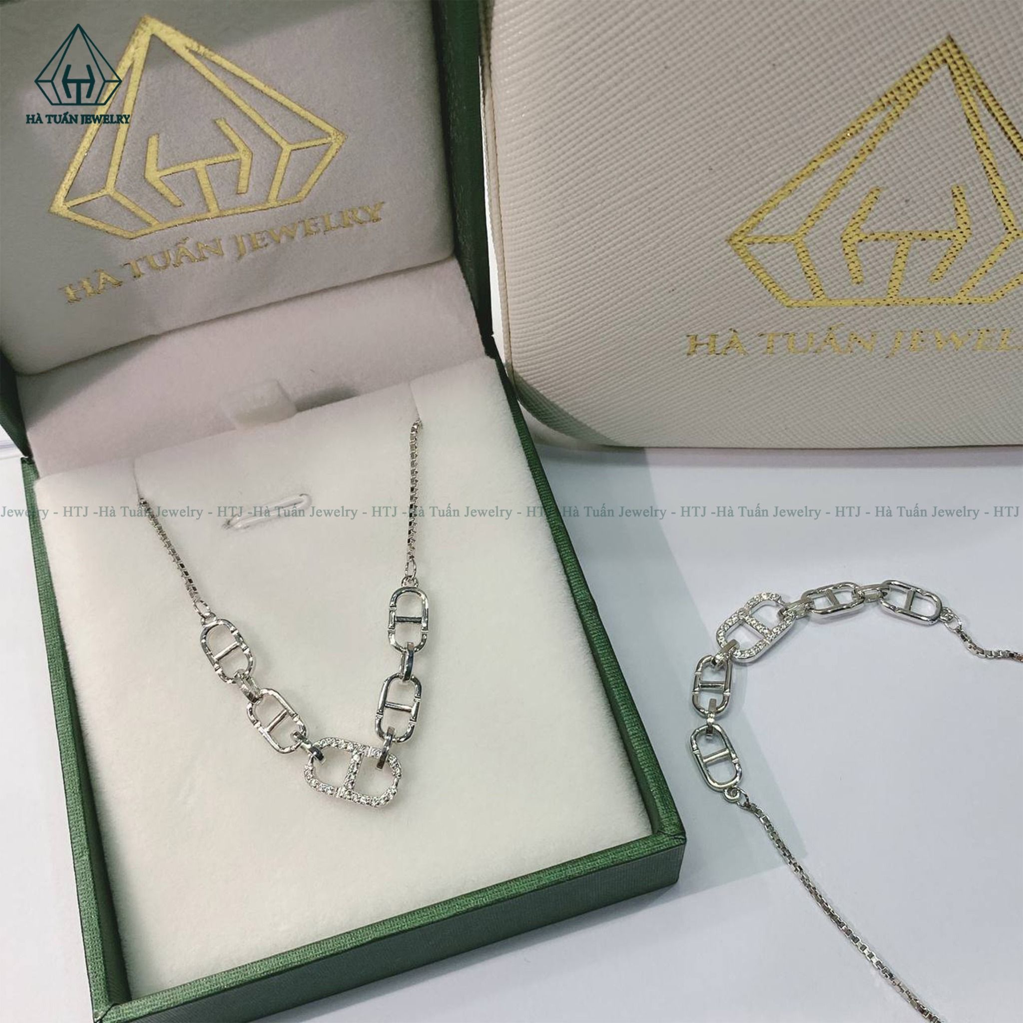  BGX132 Lắc tay 