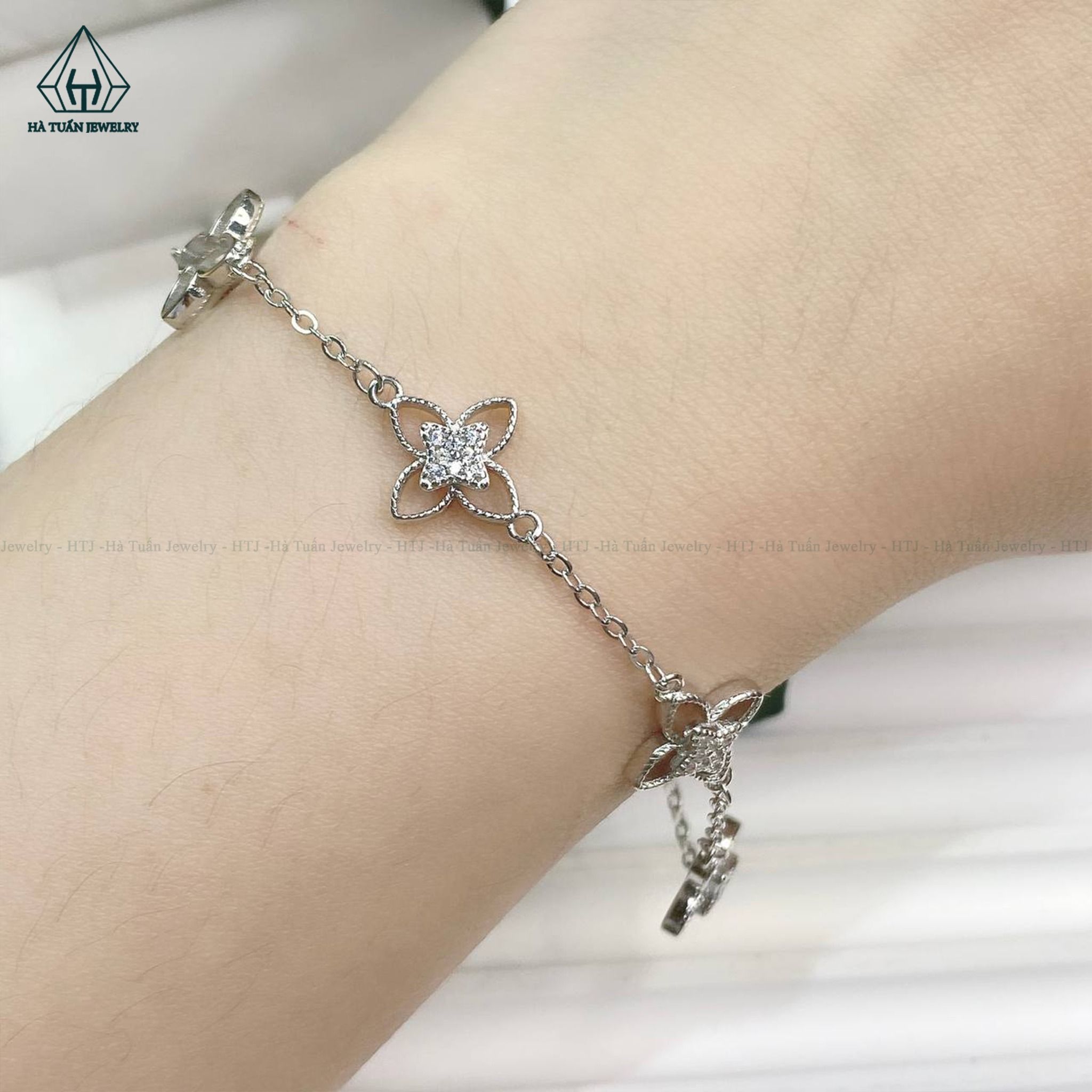  BGX127 Lắc tay 4 cánh 