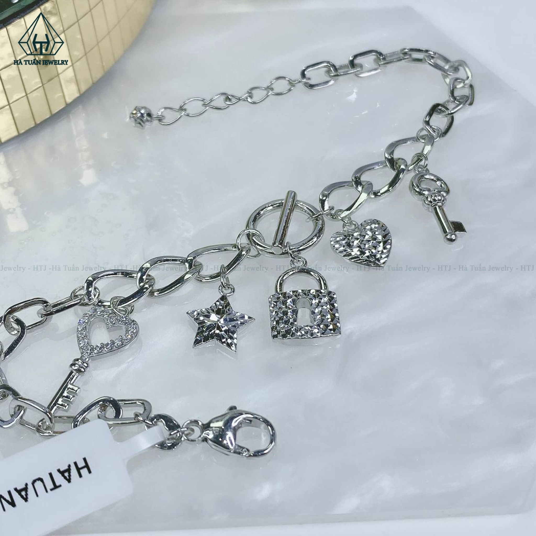  B793 Lắc 5 charm khoá tim sao 