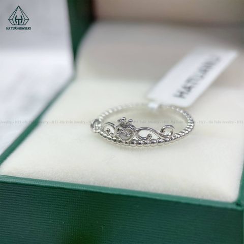 R673 Nhẫn tim vương miện