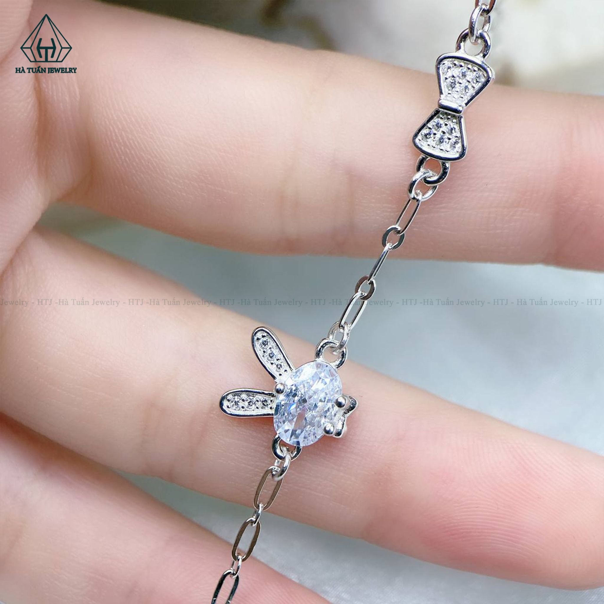  BGX180 Lắc tay chú thỏ cung trăng 