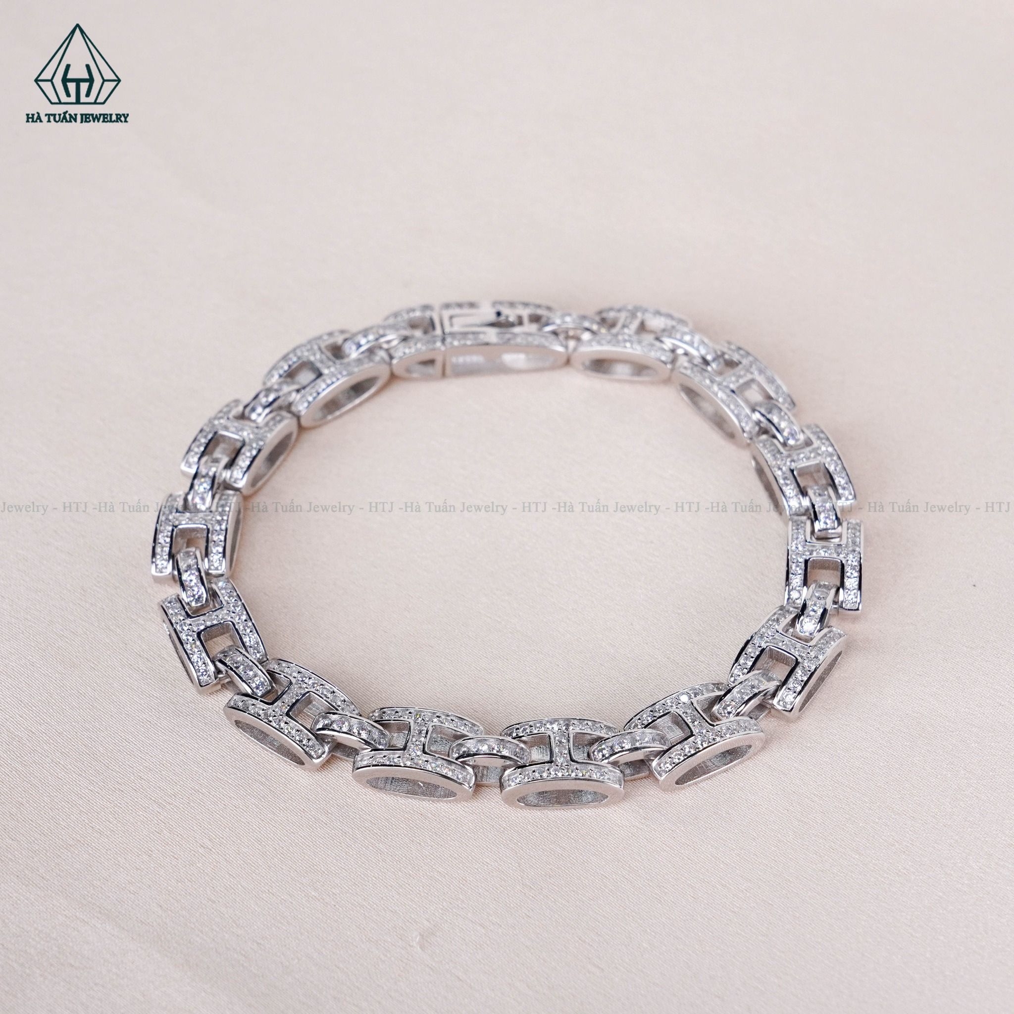  B808 Lắc tay chữ H 