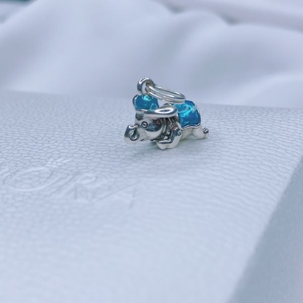  C305 Charm treo voi xanh 