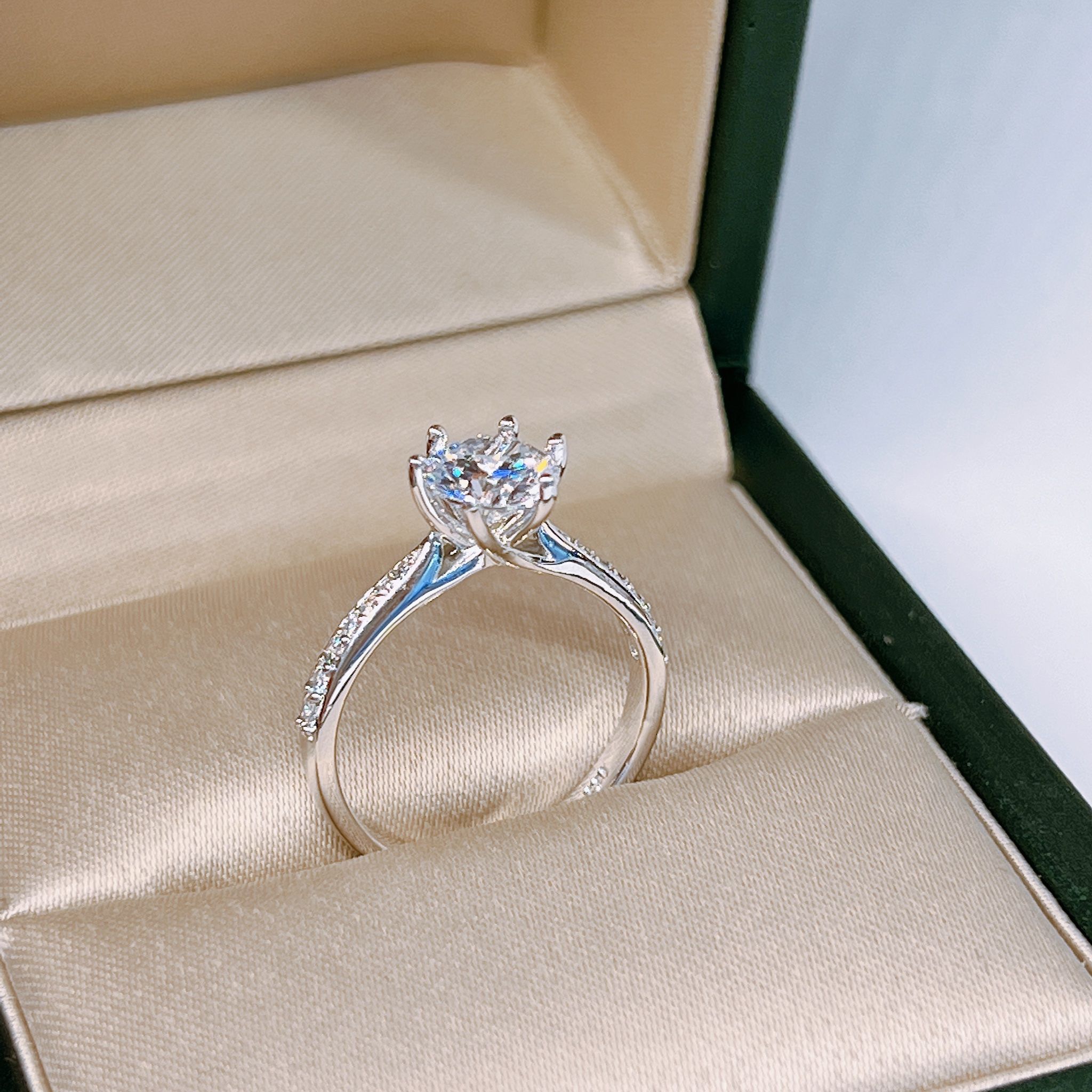  RX080 7mm Nhân 6 chấu xoắn 1 hàng đá 