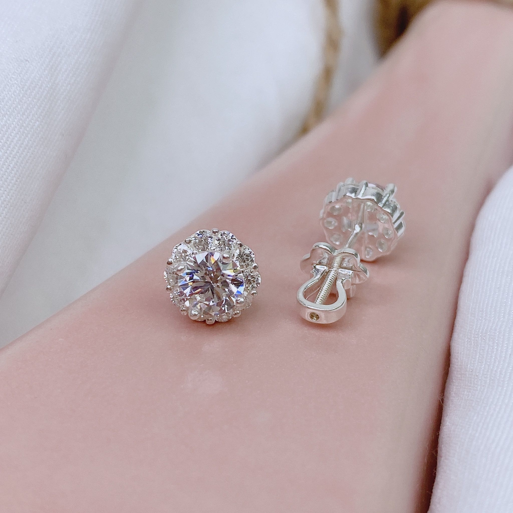  E898 Bông tai hoa đá tròn 