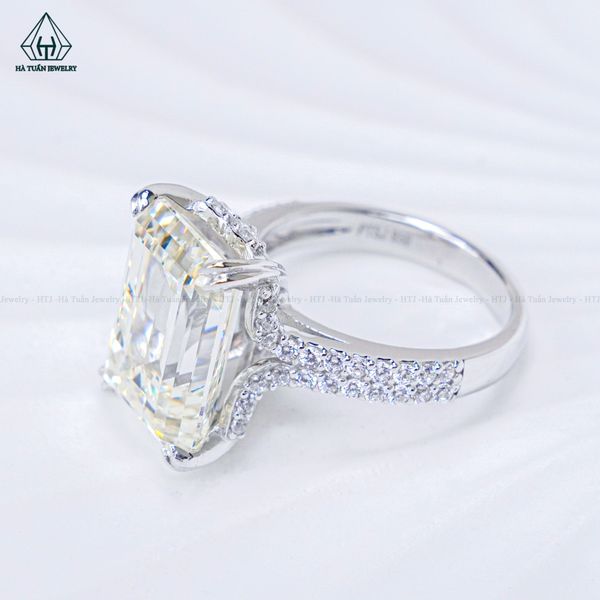 R980 Nhẫn nữ Emerald vàng 10*14mm 