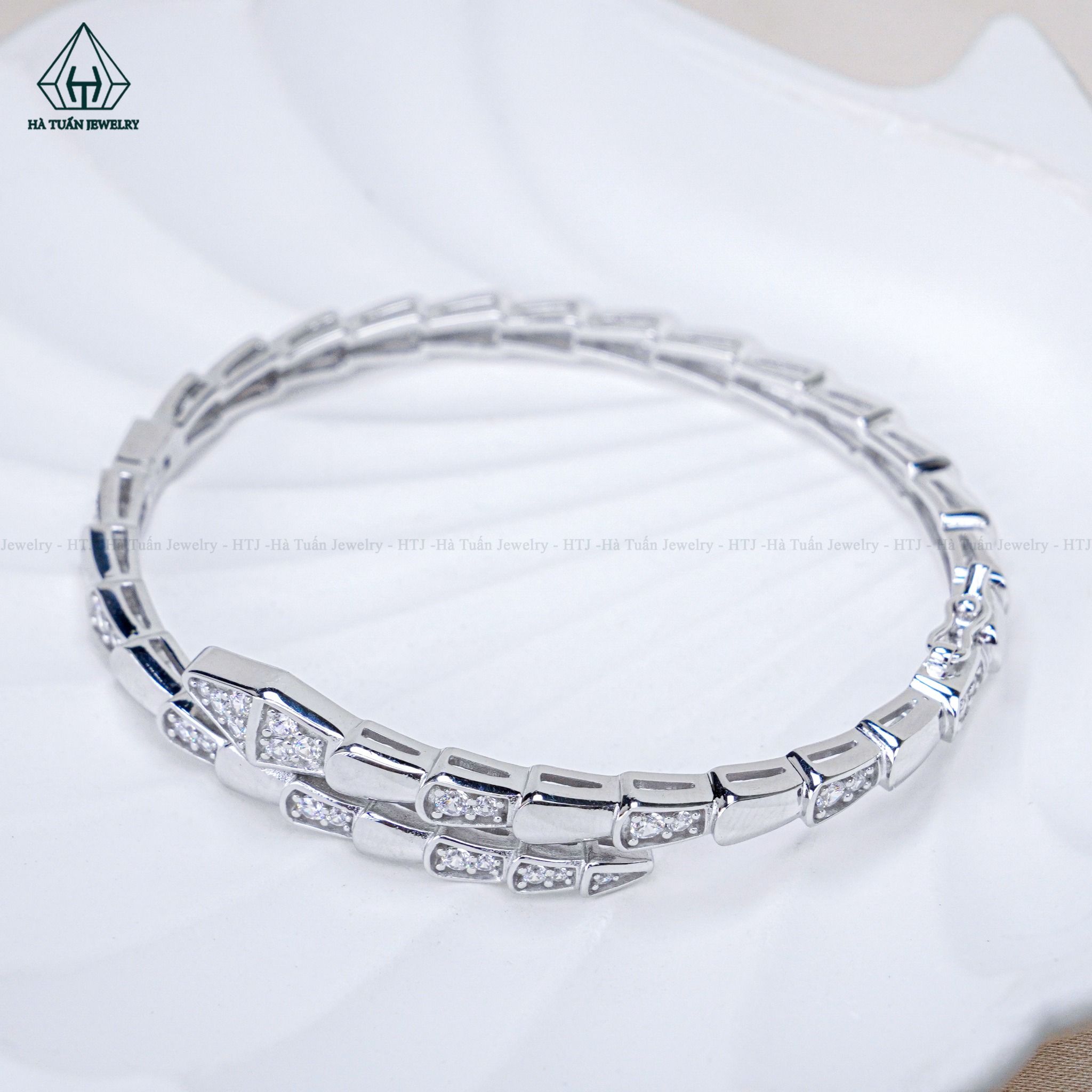  B022 Lắc tay rắn vảy đá 