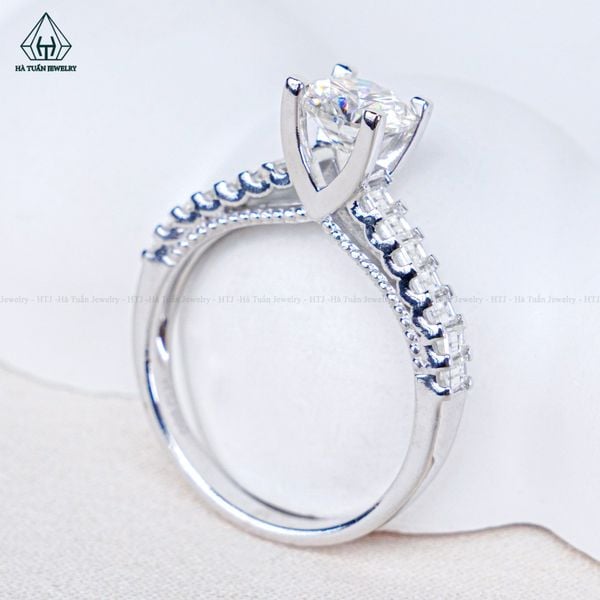 RX557 FULL MOIS 6.3mm Nhẫn nữ viền baguette 