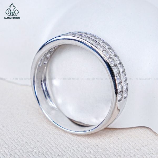  R986 Nhẫn nữ nửa hàng đá 2 vành 