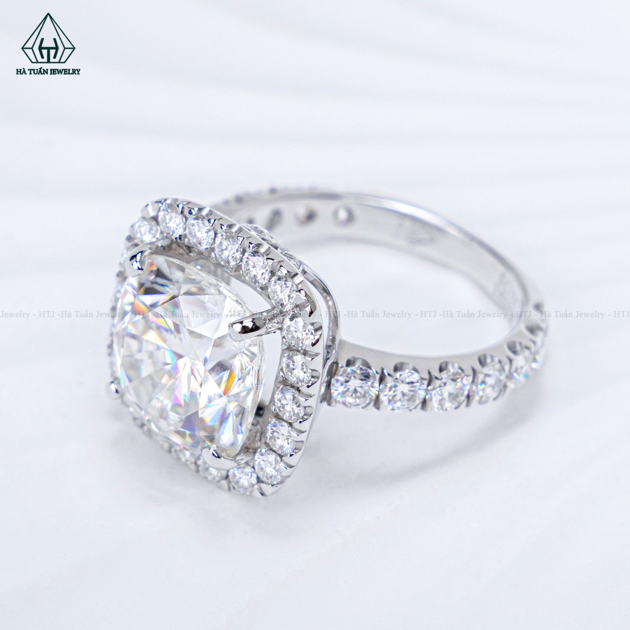  RG220 VT14K Cushion White 10*10mm 