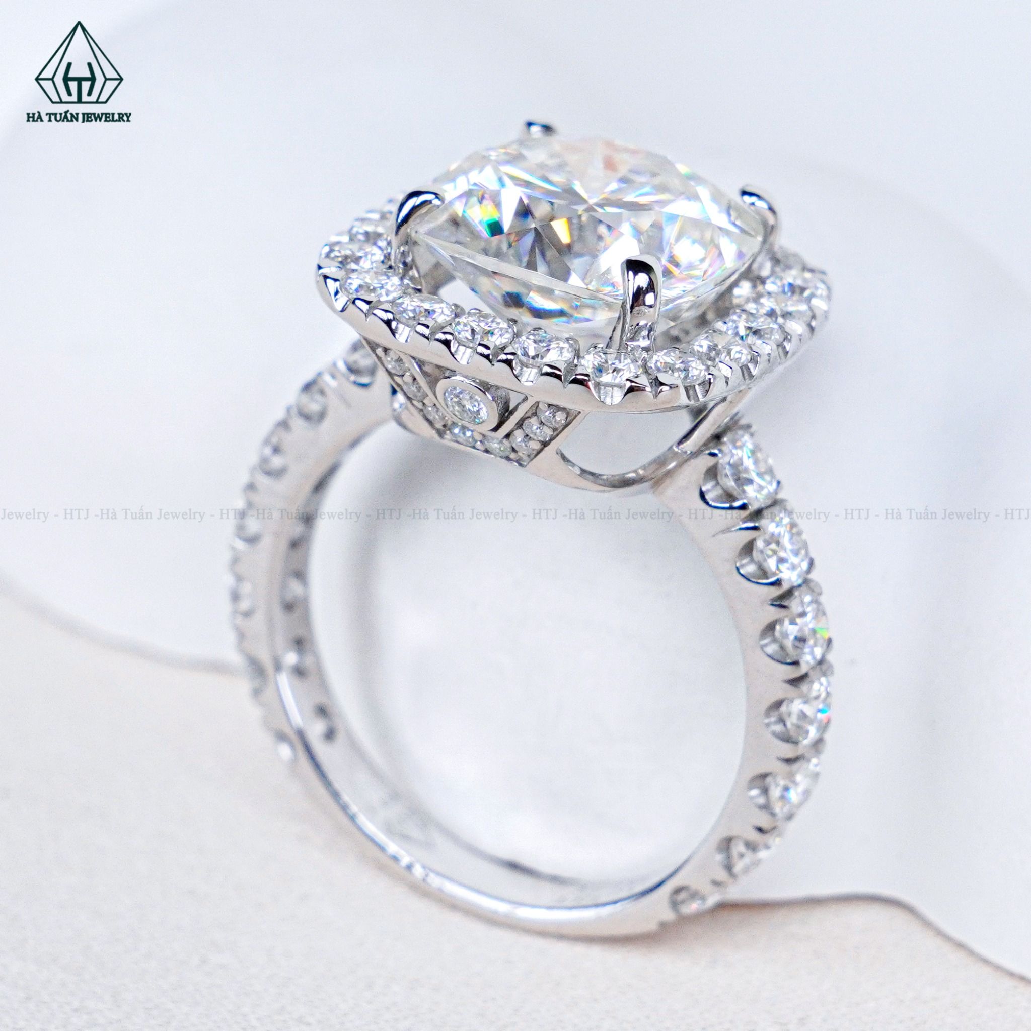  RG220 VT14K Cushion White 10*10mm 