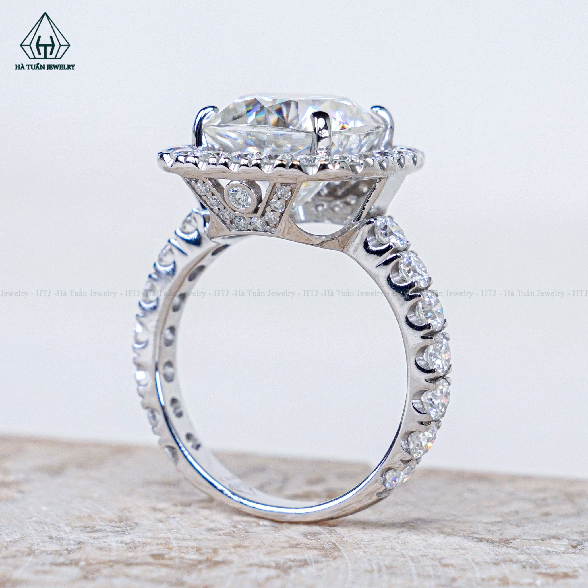  RG220 VT14K Cushion White 10*10mm 