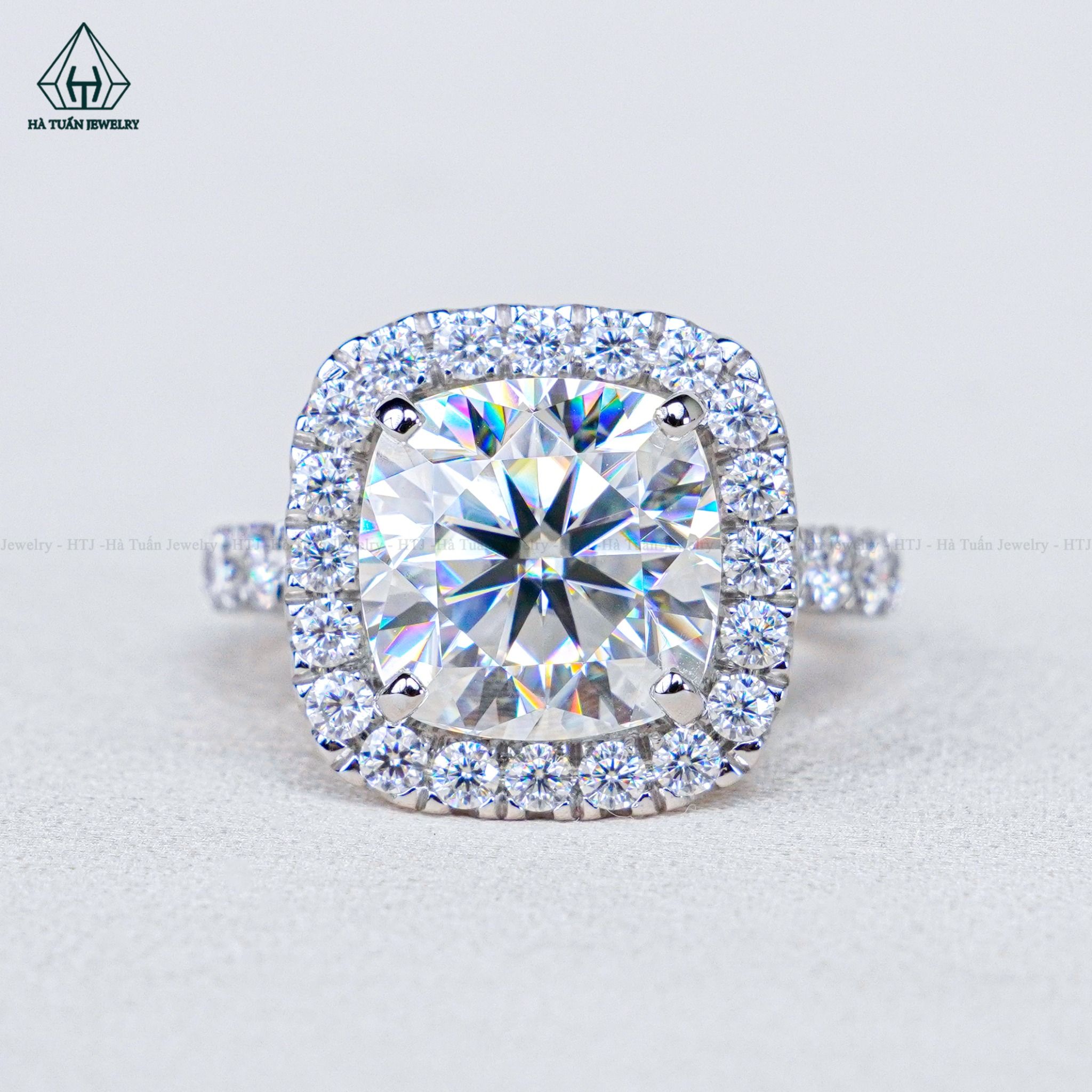  RG220 VT14K Cushion White 10*10mm 