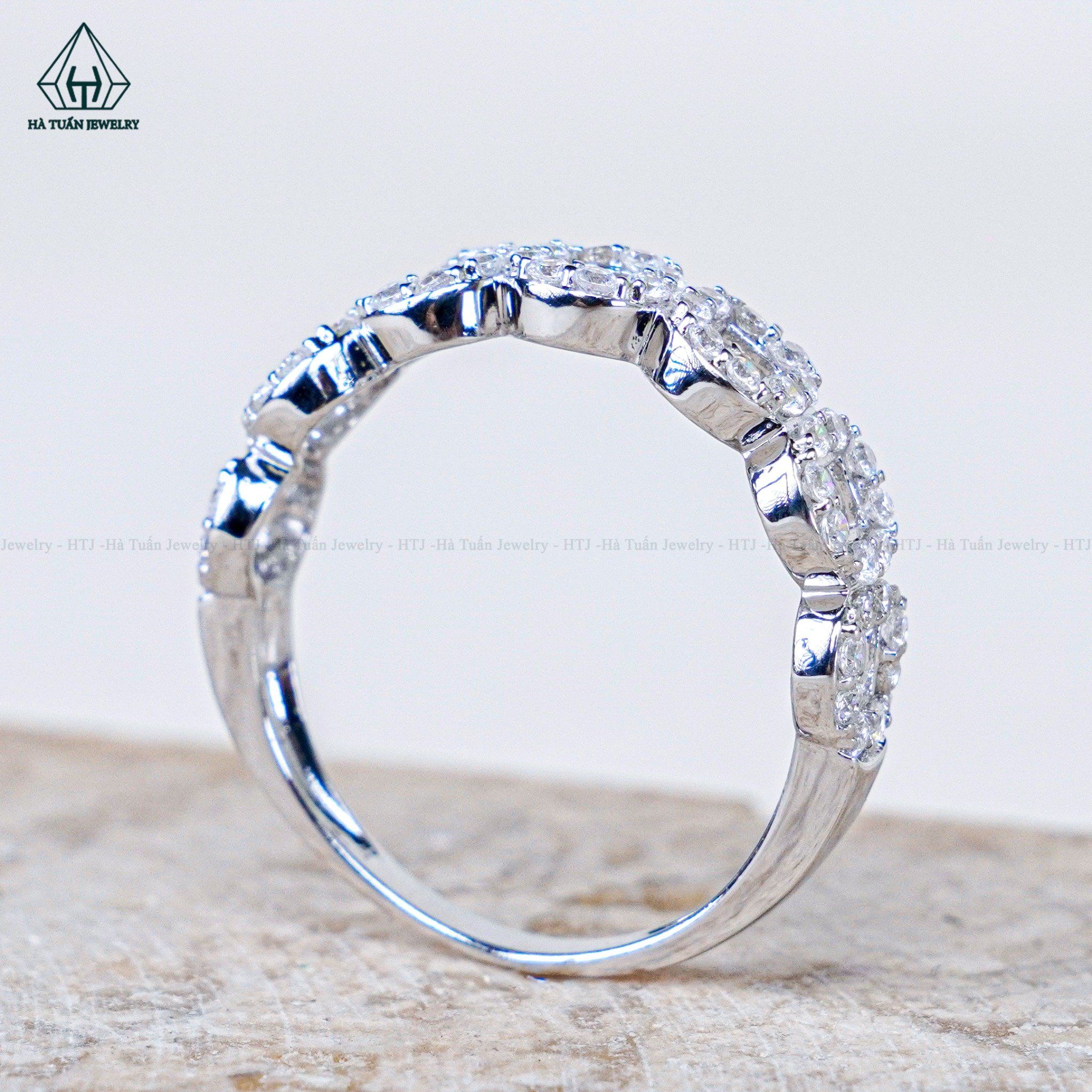  R987 Nhẫn nữ kim tiền đá 
