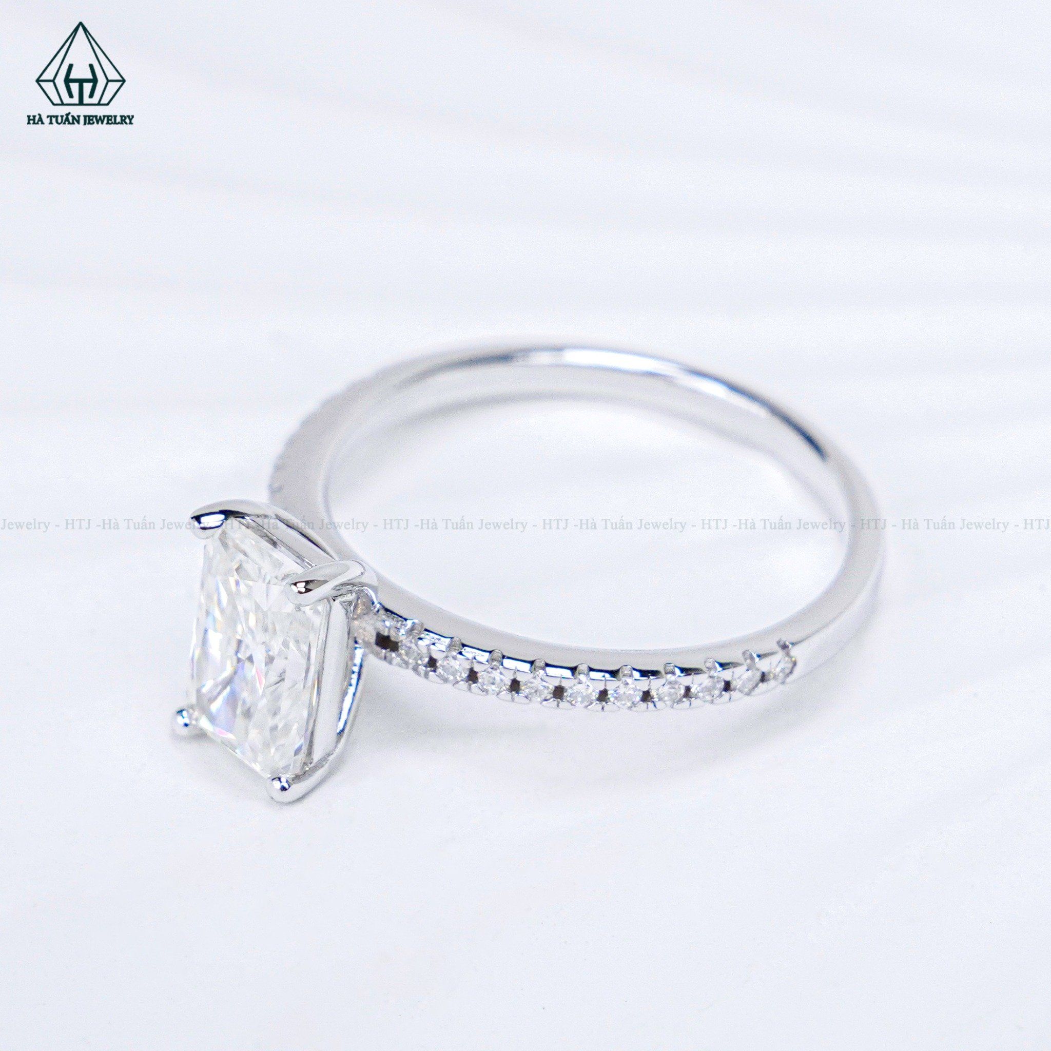  RX563 FULL MOIS Nhẫn nữ Radiant 5*7mm 