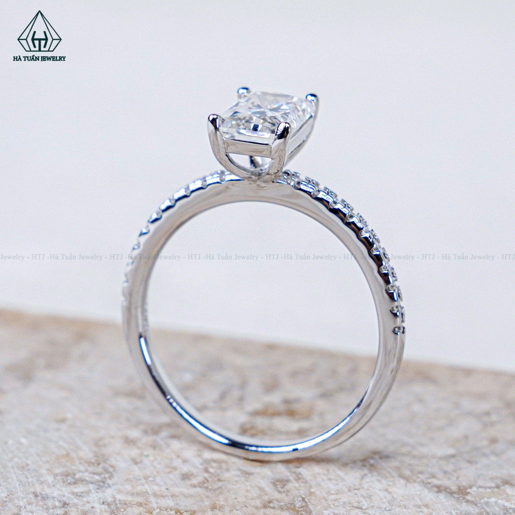  RX563 FULL MOIS Nhẫn nữ Radiant 5*7mm 