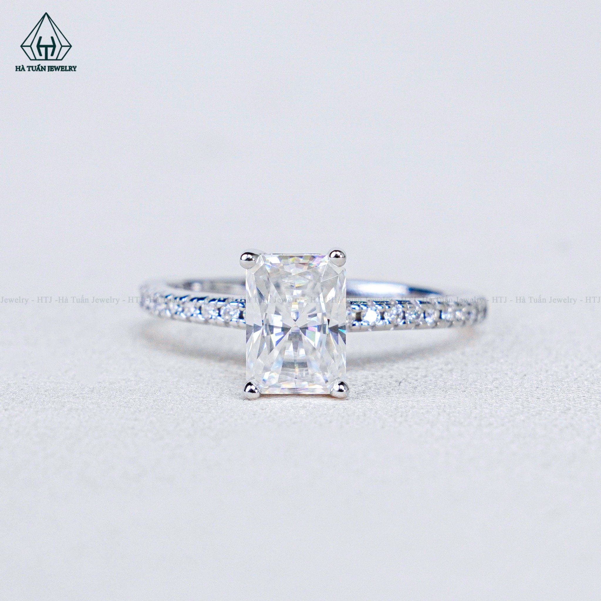  RX563 FULL MOIS Nhẫn nữ Radiant 5*7mm 