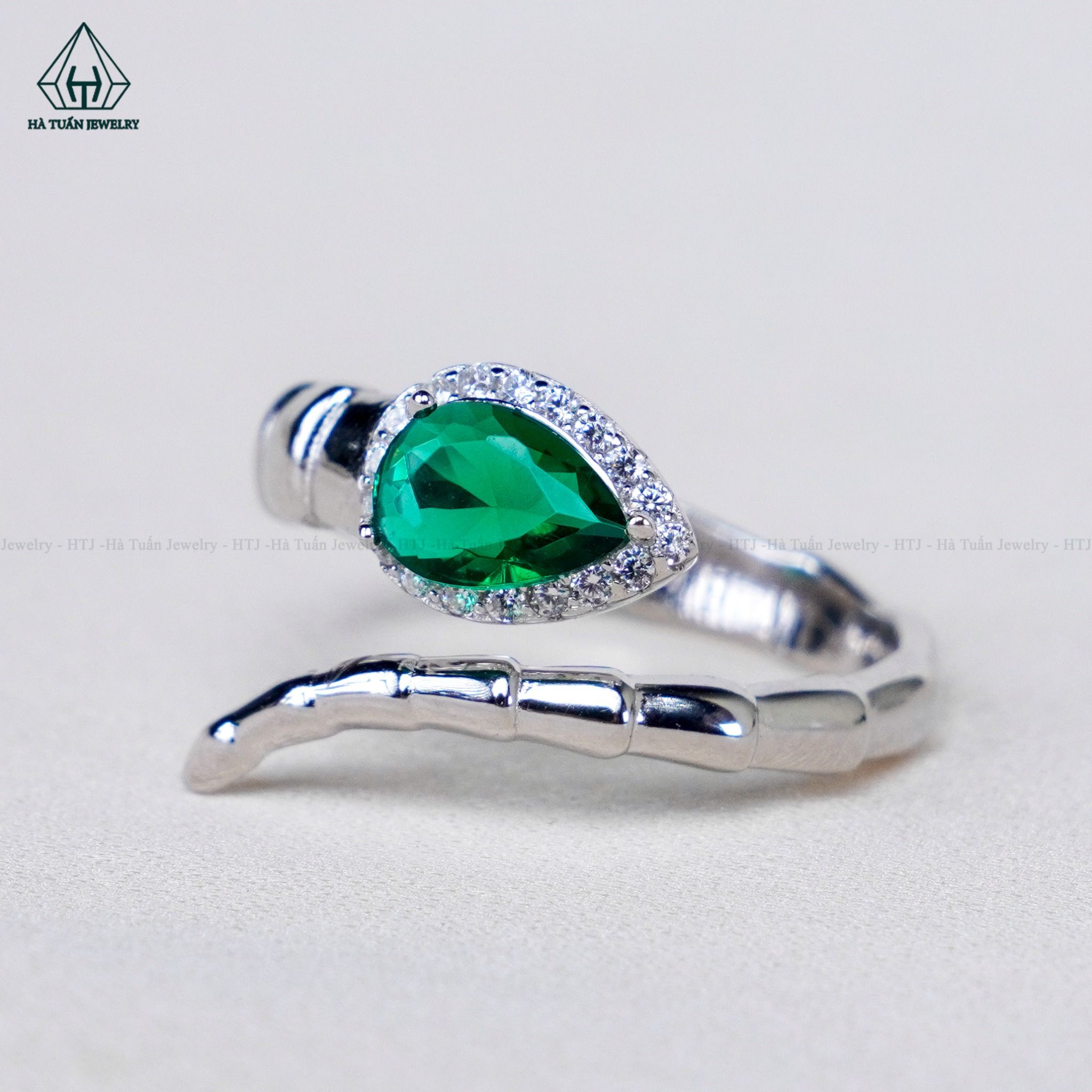  R948 Nhẫn nữ rắn đầu xanh 