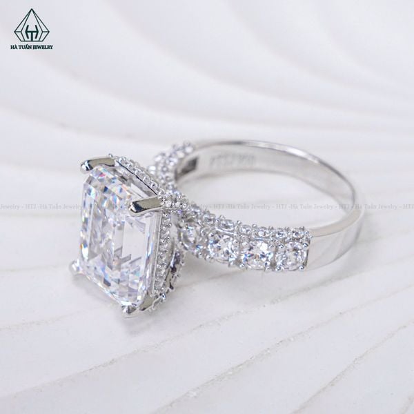  R959 Nhẫn nữ Emerald 