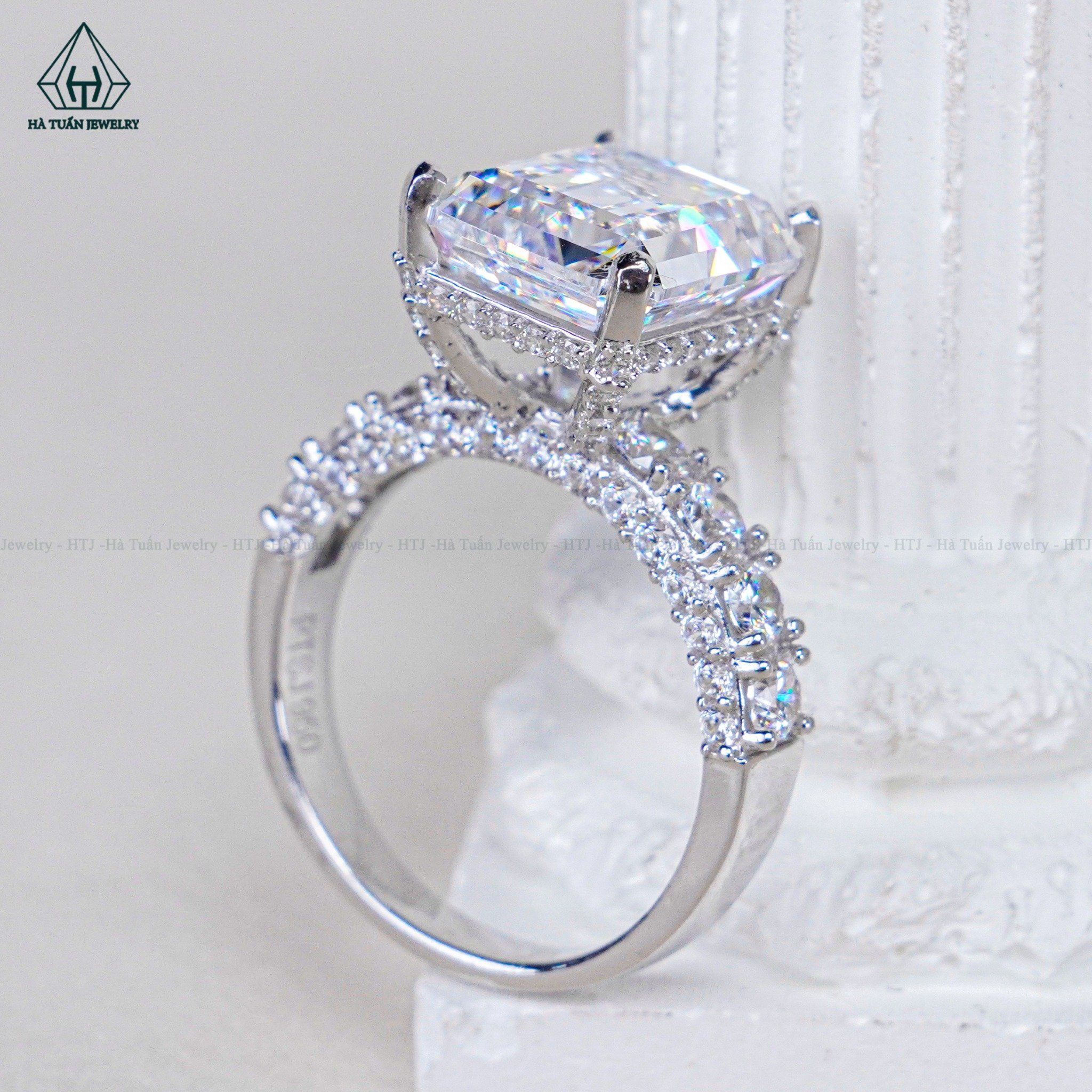  R959 Nhẫn nữ Emerald 