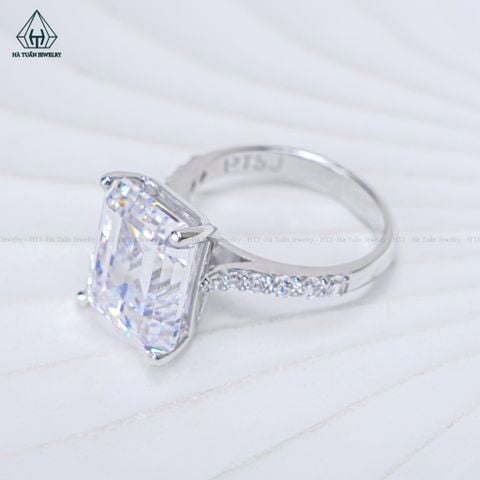 R962 Nhẫn nữ Emerald 10*12 trắng
