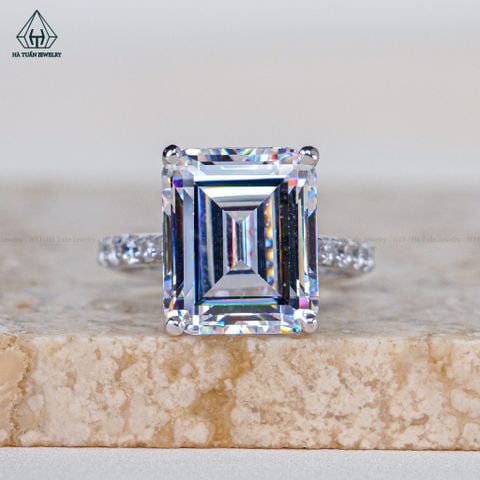 R962 Nhẫn nữ Emerald 10*12 trắng