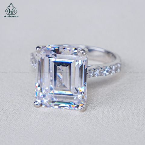 R962 Nhẫn nữ Emerald 10*12 trắng
