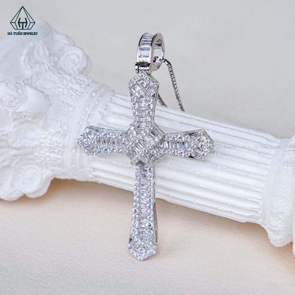 P399 Mặt dây thánh giá