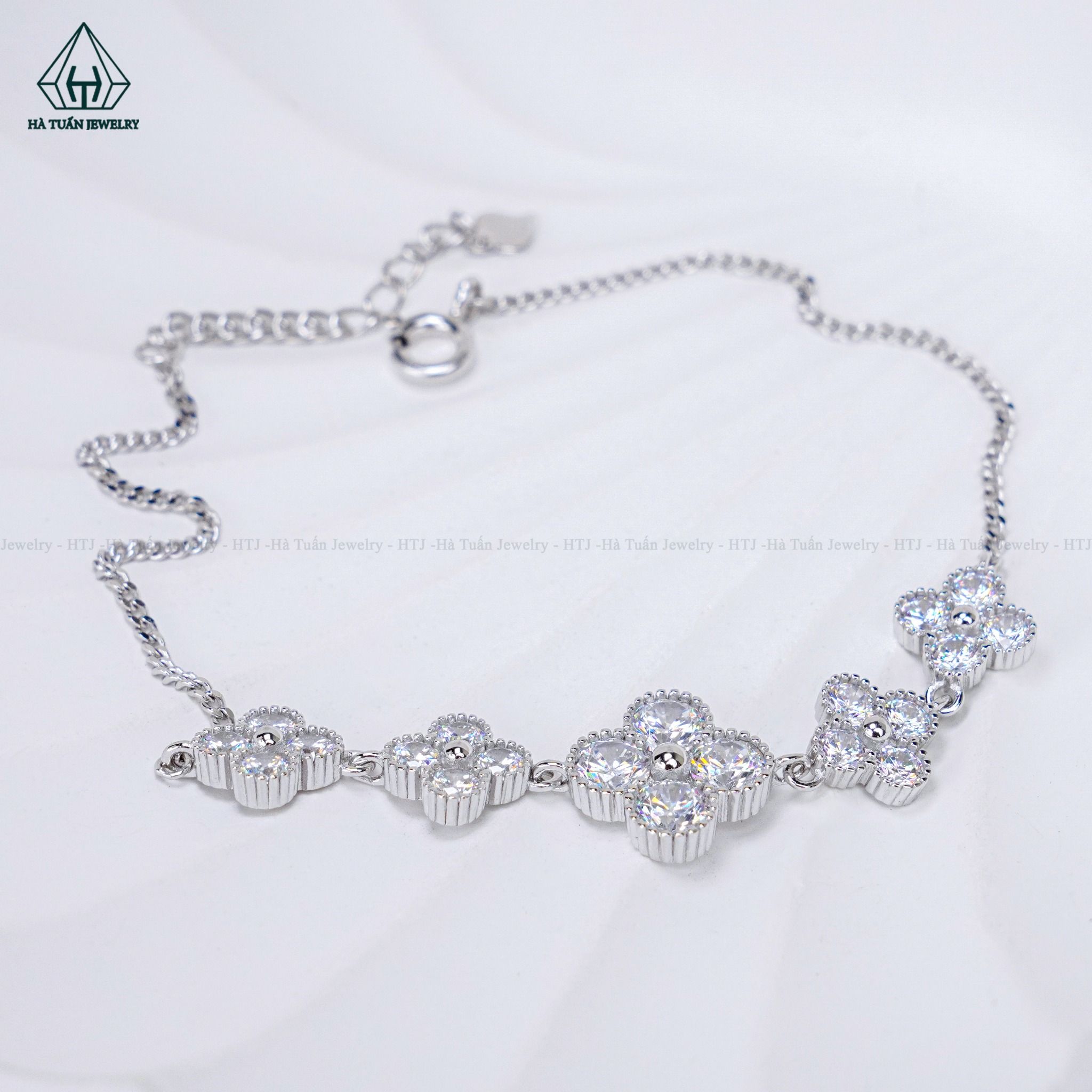  B954 Lắc tay VAN đính đá 