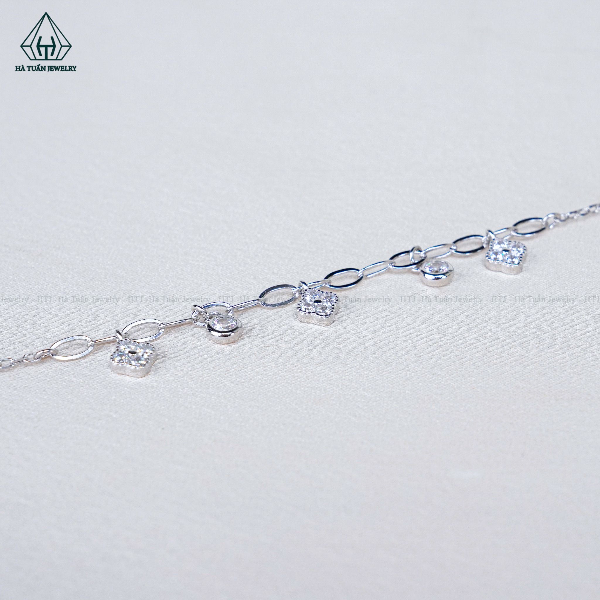  A433 Lắc chân VAN 