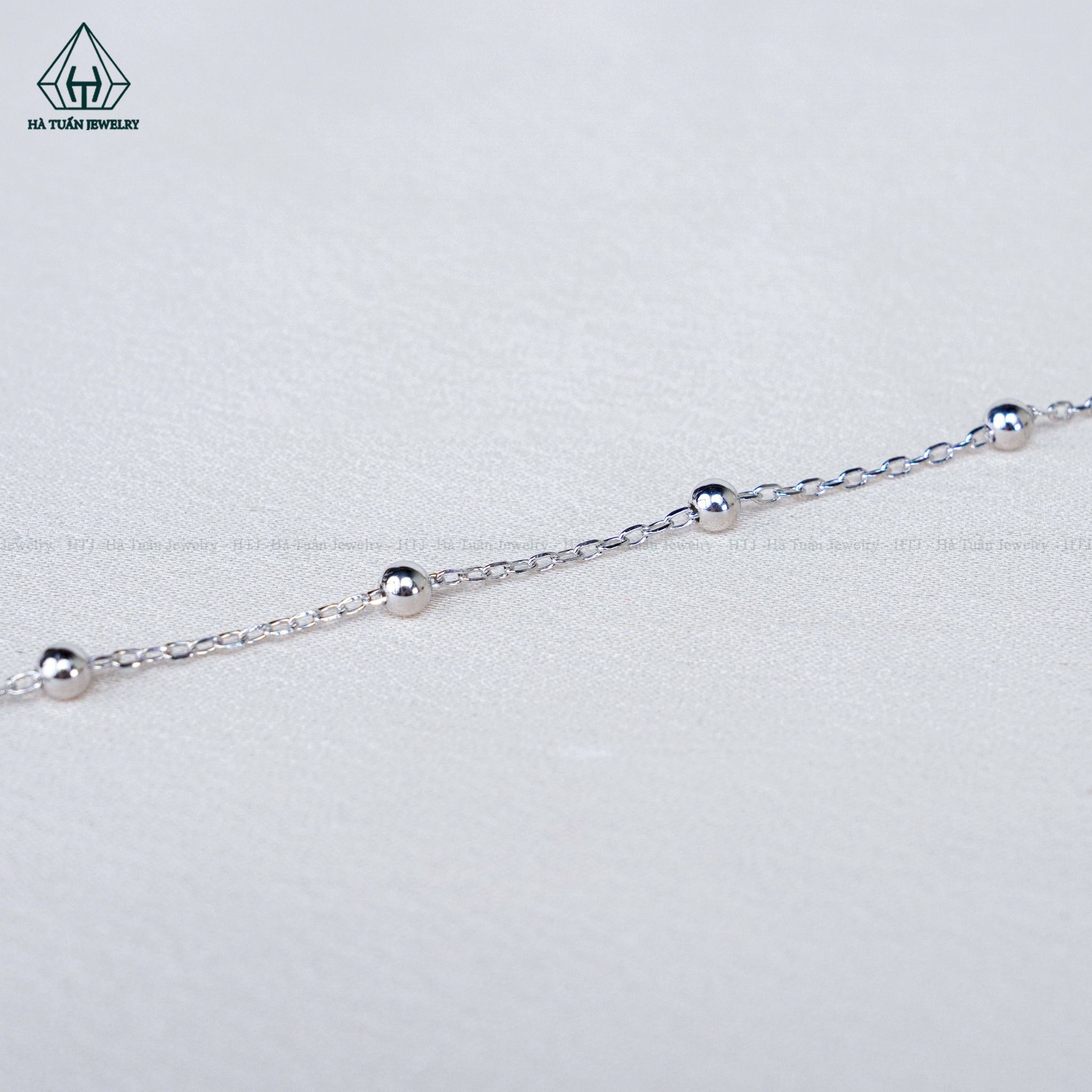  A433 Lắc chân VAN 