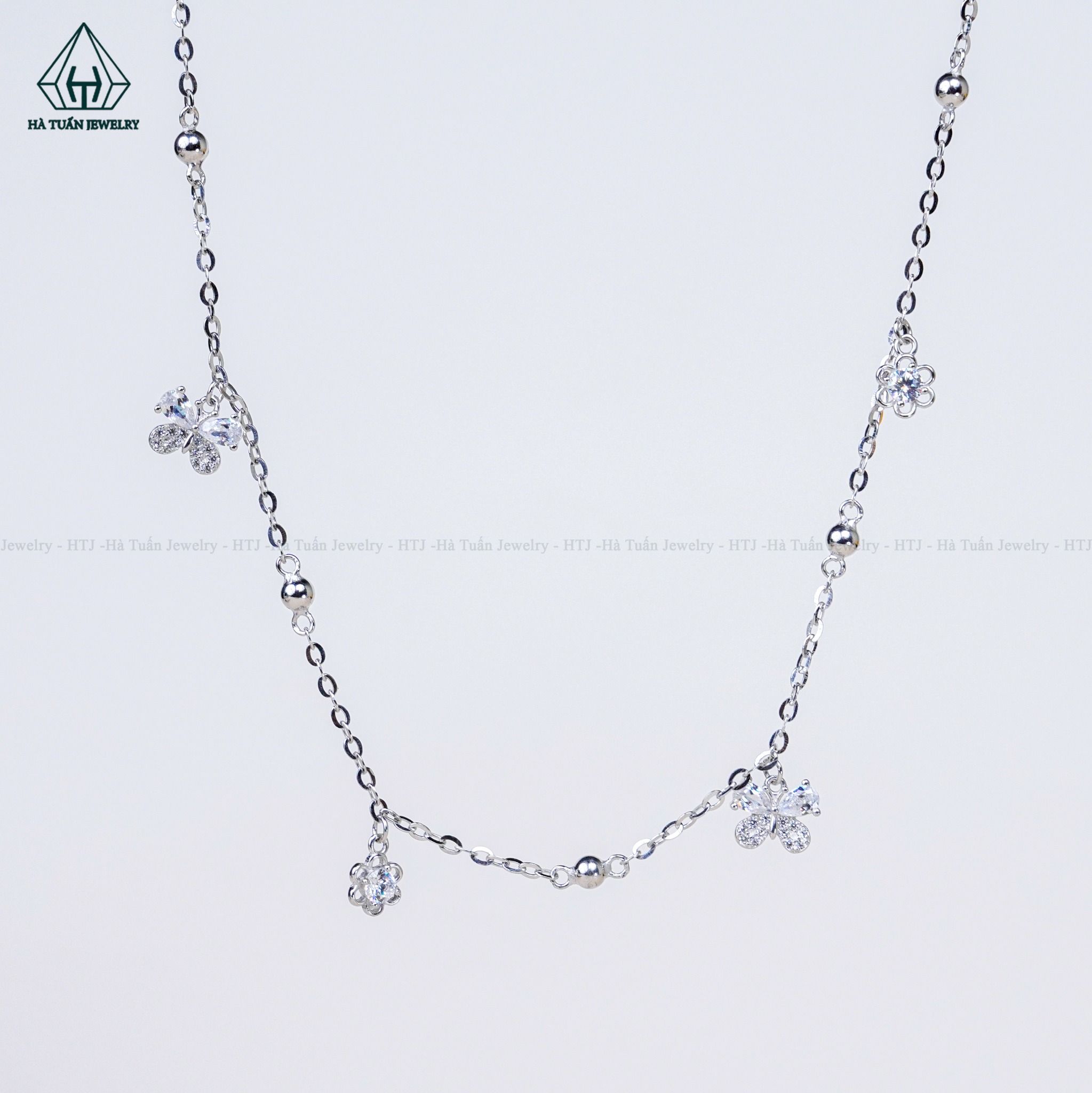  A434 Lắc chân bướm đá 