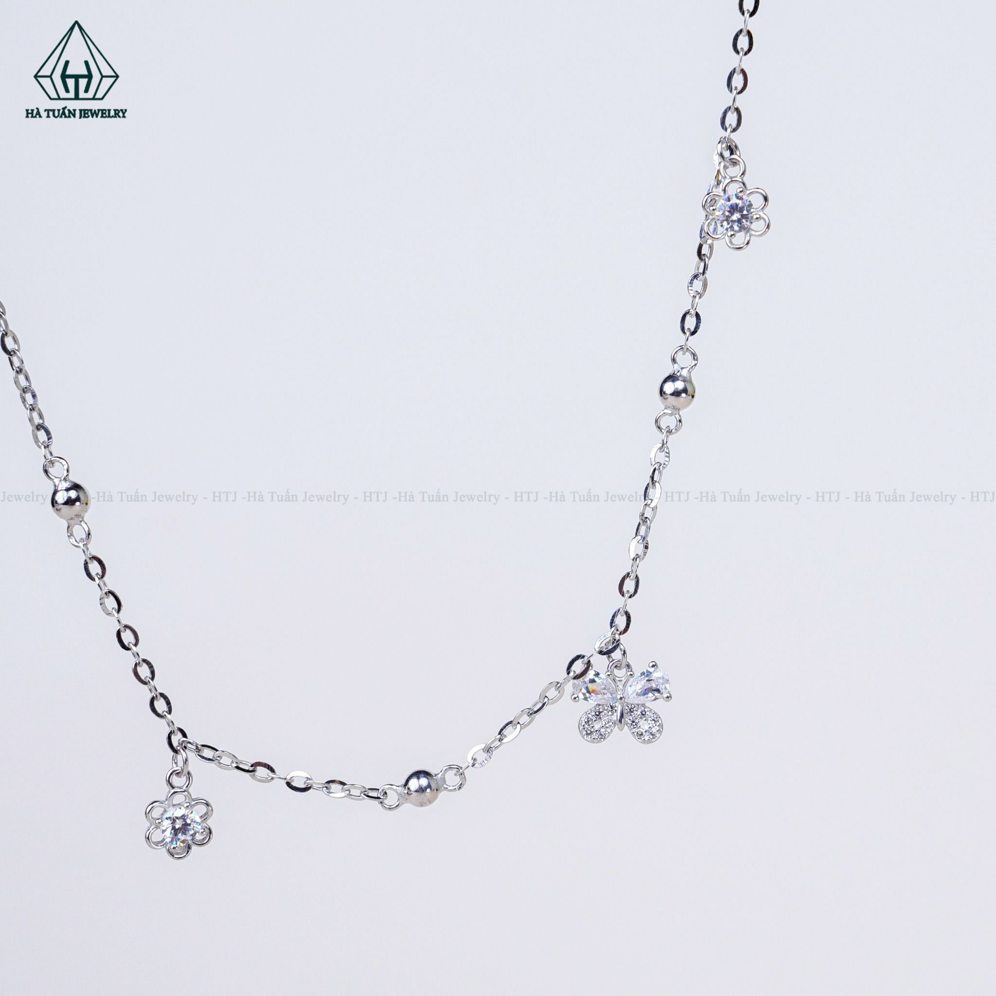  A434 Lắc chân bướm đá 