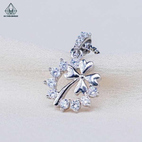  P358 Mặt dây chuyền cỏ bốn lá vòng đá 